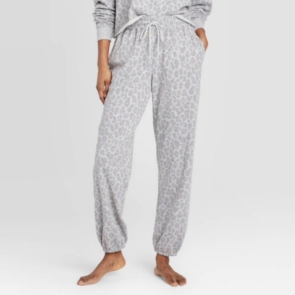 NWT Colsie Neutral Leopard Print Sweatpants - Size XS